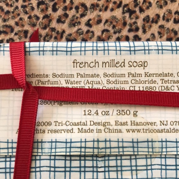 2bars-12.4 oz-French milled Vanilla Sugar Snowman soap - Picture 7 of 9